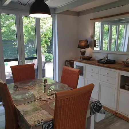Дом отдыха Bungalow Near North Holland Beaches